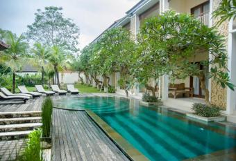 Akatara Hotel has Balcony rooms