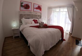 FM GUEST LODGE Comfort, Tranquility & Peace of Mind has Balcony rooms