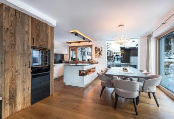 Paruda Mountainchalet has Balcony rooms