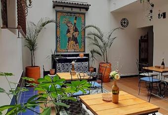 Villa del Prado has Balcony rooms