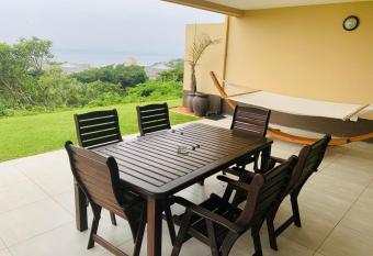 Beverley Hills Estate, 26 Belair allows 18 year olds to book a room