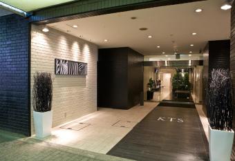 Hamilton Hotel Black has Smoking rooms