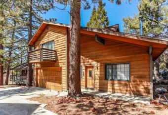Cozy Hollow - 1890 by Big Bear Vacations has Balcony rooms