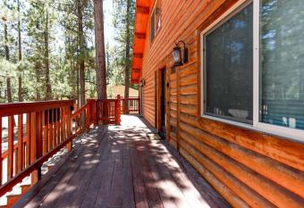 Mountain Adventure - 1931 by Big Bear Vacations has rooms with a private hot tub