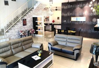 Sitiawan Modern Teluk Batik Karaoke Snooker BBQ 15PAX has Balcony rooms