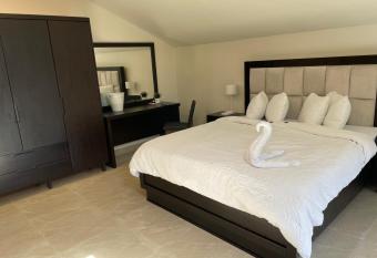 Mizirawi Historic Hotel allows 18 year olds to book a room