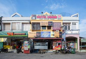 SPOT ON 90156 Bidara Guest House allows 18 year olds to book a room