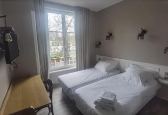 Relais Guillaume de Normandy has Balcony rooms