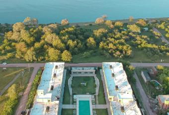 Prado del Lago allows 18 year olds to book a room