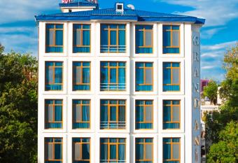 GRAND AN   HOTEL has Balcony rooms