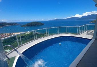 Mans  o em Concei    o de Jacare  . has Smoking/Balcony rooms