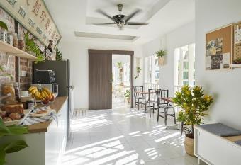 Sleepy Nomad Guesthouse allows 18 year olds to book a room