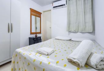 Apartamento Maria Farinha allows 18 year olds to book a room