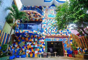 RedDoorz at Seacoast Lapu Lapu Property allows 18 year olds to book a room