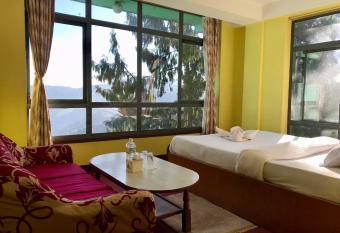 Hotel New Dragon has Balcony rooms