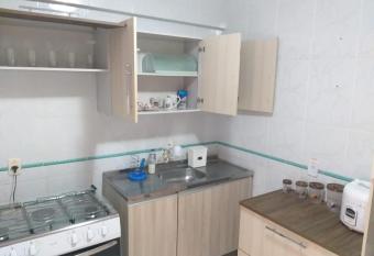 Apartamento no centro allows 18 year olds to book a room