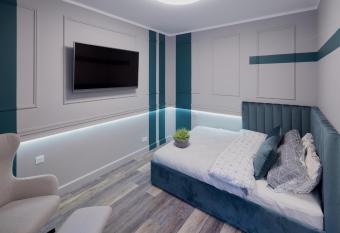 You&Me7 allows 18 year olds to book a room