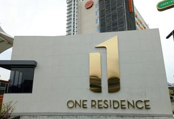 One Residence Batam Center Seaview#Altona 10AC# has Balcony rooms