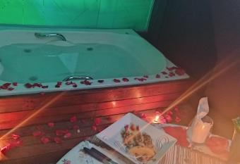 CONEX  O GRU (Prox.Aeroporto) has Balcony rooms