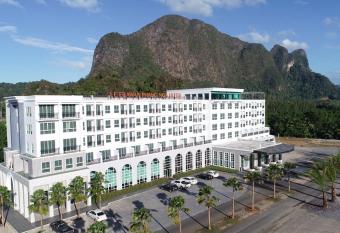 Le Erawan Phang Nga Hotel has Balcony rooms