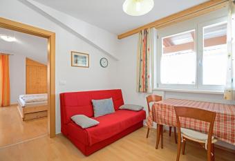 Haus Aue - Apartment 2 has Balcony rooms