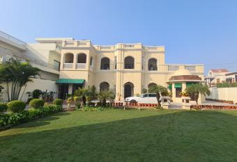 The Heritage Villa has Balcony rooms