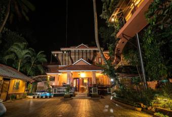 Munkudil Ayurveda & Yoga Retreat has Balcony rooms