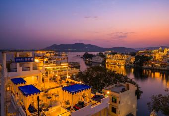 Shalom Backpackers Udaipur has Smoking/Balcony rooms