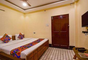 FabExpress Golden Imperial allows 18 year olds to book a room