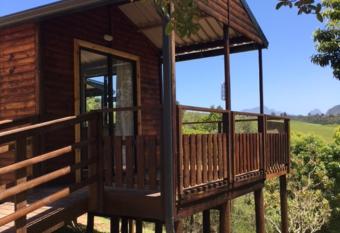 Loerie Mountain Cabin allows 18 year olds to book a room