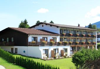 Hotel Alpenblick Berghof has Balcony rooms
