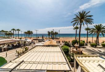 villasun beach studio has Balcony rooms