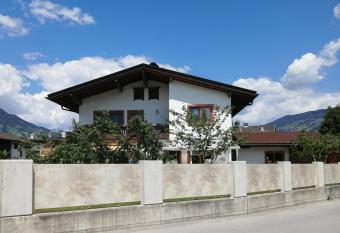 Haus-Elisabeth has Balcony rooms