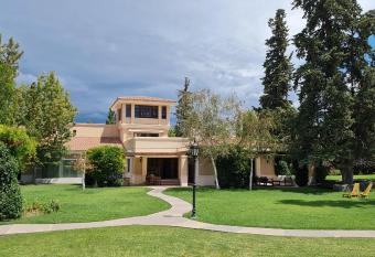 Casa Agostino - Luxury wine and hotel in Bodega Agostino allows 18 year olds to book a room