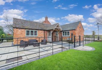 The Shed has Balcony rooms
