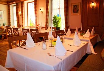 Hotel H  u  ler has Balcony rooms