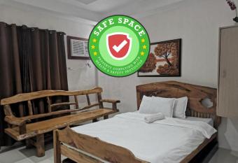 RedDoorz Plus @ Jollydays Hotel Nueva Ecija allows 18 year olds to book a room