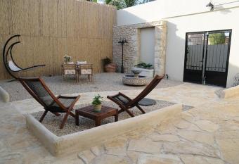 TRUMPELDOR Suites has Balcony rooms