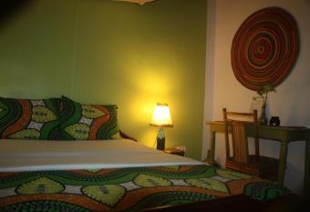 Tea House BNB has rooms with a private hot tub