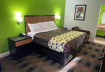 Bowers Hill Inn has Smoking rooms