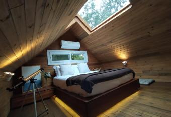 Vila Nambu has rooms with a private hot tub