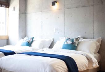 Kokusai Street Garden Hotel -SEVEN Hotels and Resorts- allows 18 year olds to book a room