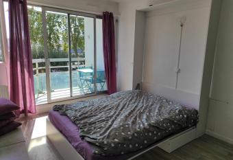 joli studio vu sur l adour dans r  sidence calme has Balcony rooms