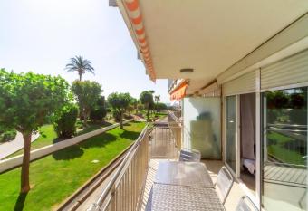 Residencial Costamar next Bcn, 50m beach with swimmingpool has Balcony rooms