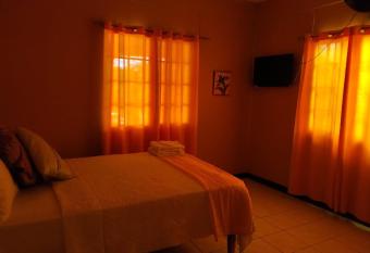 Unity Villa 3 bedroom with fans Wifi Parking allows 18 year olds to book a room