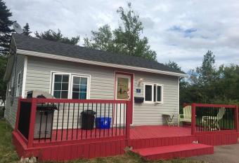 lovely chalet near the beach has Balcony rooms
