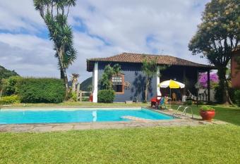 Casa Temporada com Tranquilidade e Aconchego - Petr  polis - RJ has Balcony rooms