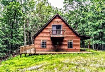Remote Cabin WV Retreat-Escape from the Norm has Balcony rooms