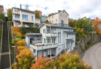 Villa Rajaportti 1st&2nd floor Loft with lakeview allows 18 year olds to book a room