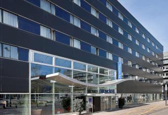 Novotel Zurich City West allows 18 year olds to book a room